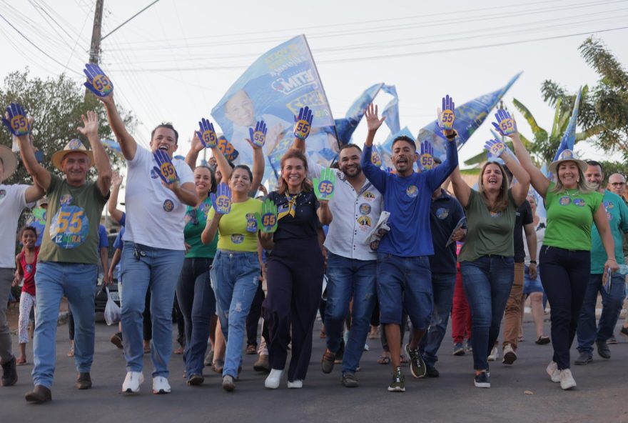 Mais de dez candidatos já declararam apoio à candidata, que está crescendo nas pesquisas de intenção de votos e já lidera alguns levantamentos em Senador Canedo. (Fotos: Kevin Lucas)