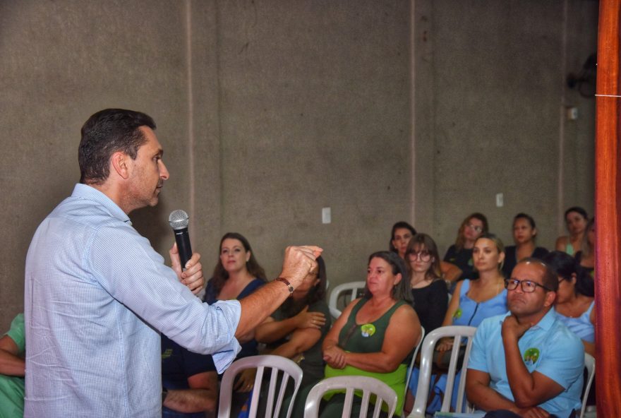 Candidato detalha propostas para transformar a educação da cidade e torná-la referência em Goiás. (Foto: Rodrigo Estrela)