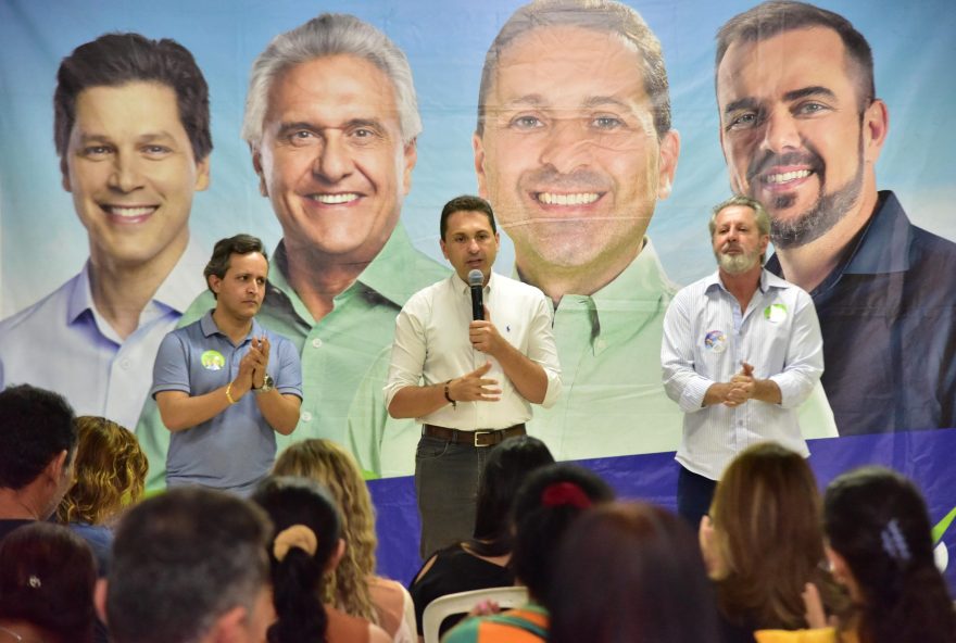 Candidato apresenta propostas para a área em encontro com educadores da região do Setor Garavelo e destaca a importância da tecnologia e da valorizaçãodos profissionais. (Foto: Jhonney Walker)