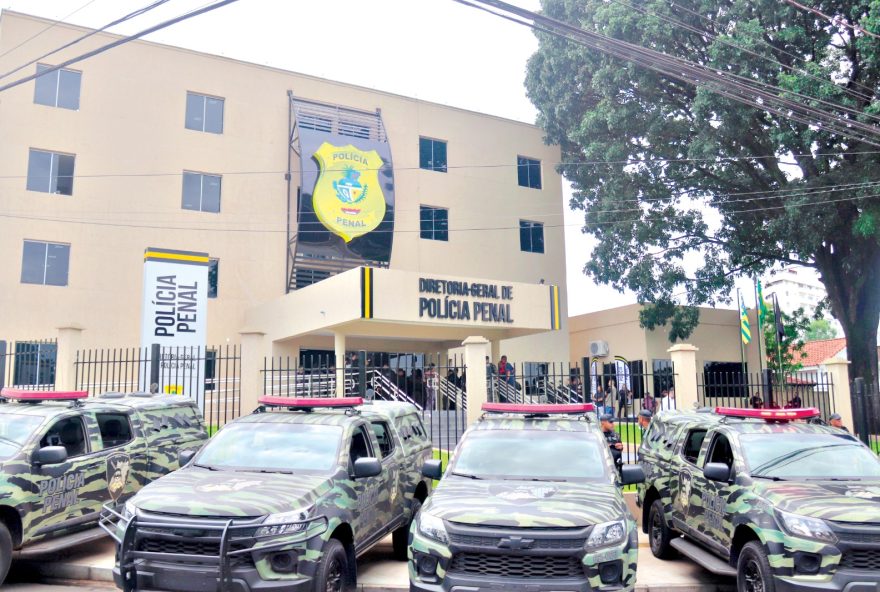 Mais de 50,7 mil candidatos disputam 1,6 mil vagas, neste domingo, no concurso da Polícia Penal de Goiás. (Fotos: DGPP)