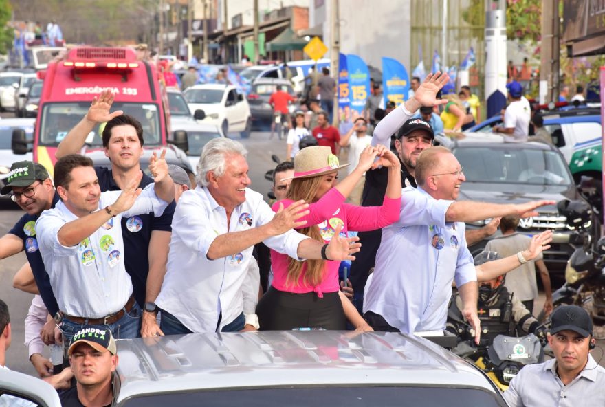 Candidato a prefeito lidera ato com apoio de Ronaldo Caiado e Gustavo Mendanha. (Fotos Jhonney Macena)