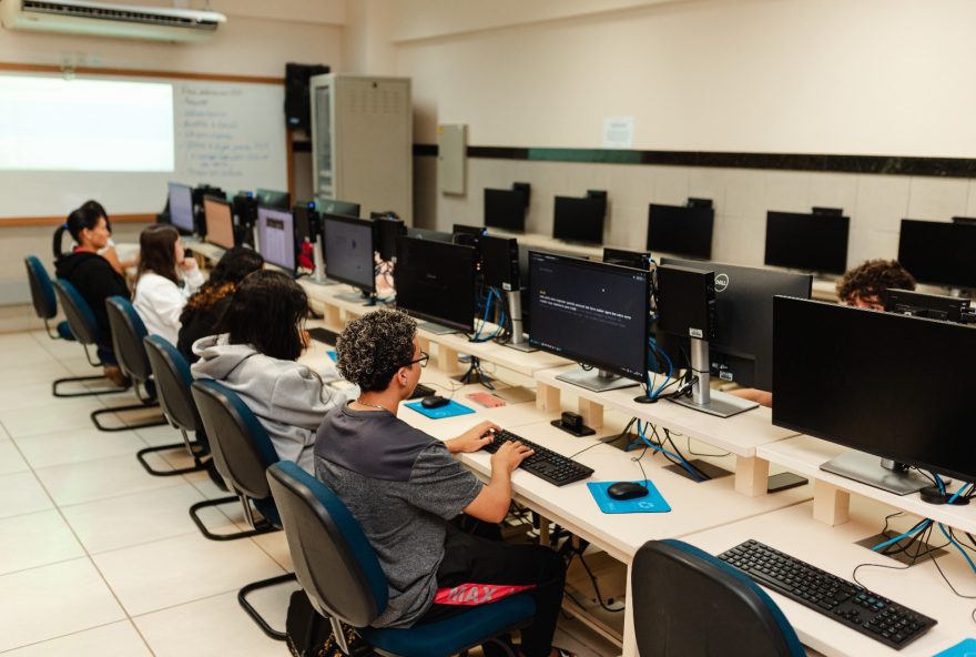 Inscrições abertas para cursos profissionalizantes em parceria com o Senac Goiás. (Foto: Retomada)