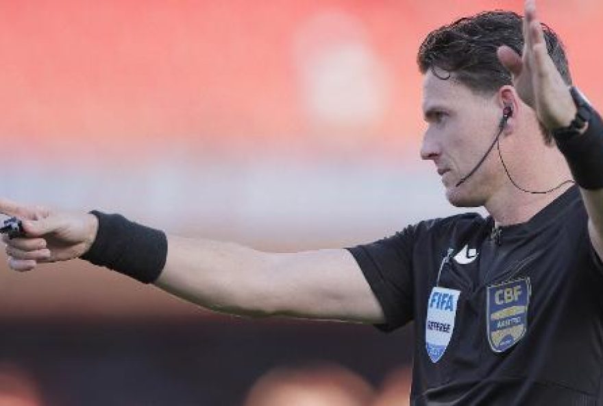 a-estrategia-da-cbf-na-montagem-da-escala-de-arbitragem-em-rodada-polemica