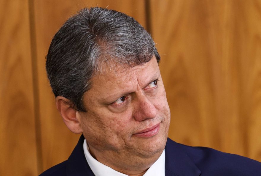 a-familia-bolsonaro-humilha-tarcisio2C-que-se-recolhe-em-sao-paulo a-familia-bolsonaro-humilha-tarcisio2C-que-se-recolhe-em-sao-paulo