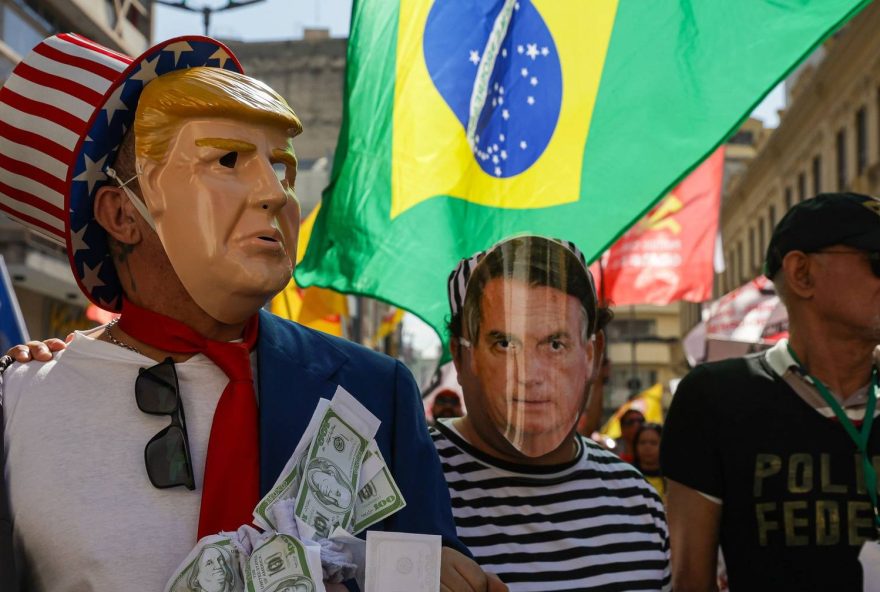 a-grande-ignorancia-de-trump-ao-falar-de-caca-as-bruxas-contra-bolsonaro