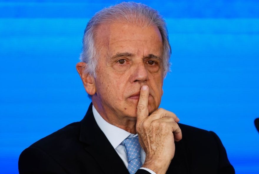 a-importancia-de-tirar-a-politica-dos-quarteis-para-acabar-com-o-trauma-de-bolsonaro-e-militares-presos