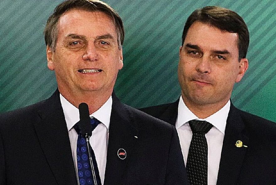 a-influencia-de-flavio-na-regra-que-impede-a-saidinha-para-bolsonaro