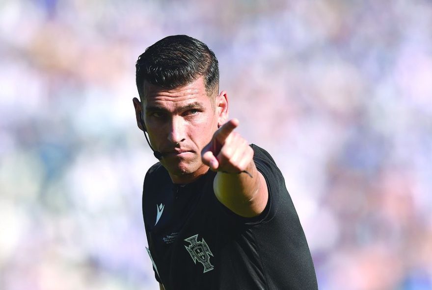 a-polemica-arbitragem-de-fabio-verissimo-no-confronto-entre-fc-porto-e-sporting-de-braga