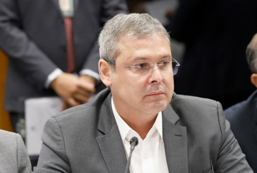 a-reacao-de-lindbergh-farias-em-relacao-a-promessa-de-indulto-de-tarcisio-a-bolsonaro