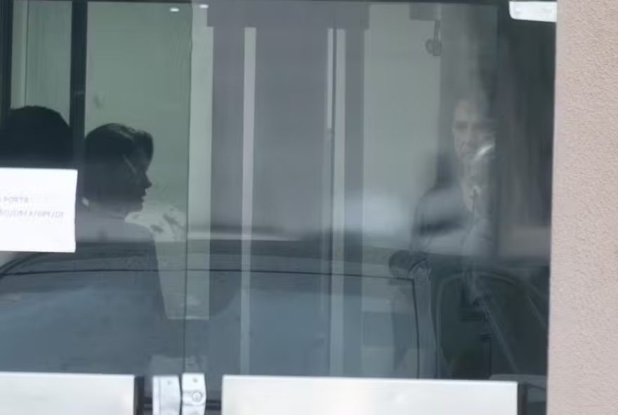 a-rotina-do-presidiario-bolsonaro3A-marmitas-de-michelle2C-caca-palavras-e-visitas-dos-filhos a-rotina-do-presidiario-bolsonaro3A-marmitas-de-michelle2C-caca-palavras-e-visitas-dos-filhos