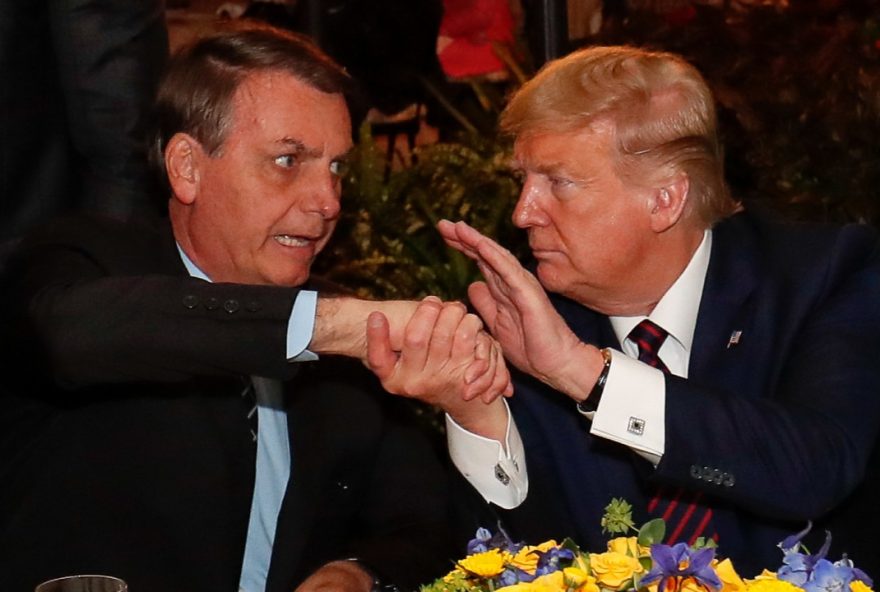 a-subserviencia-dos-bolsonaros-na-agressao-de-trump-ao-brasil