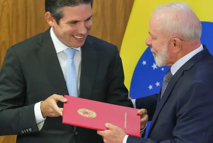 a-vitoria-que-hugo-motta-entregou-a-lula