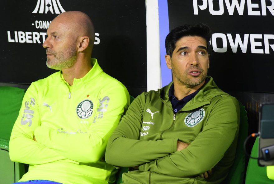 abel-ferreira-elogia-desempenho-do-palmeiras-e-busca-substituto-para-estevao