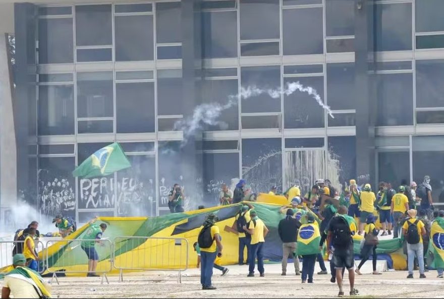abolicao-do-estado-de-direito-x-golpe-de-estado3A-entenda-o-debate-juridico-que-pode-afetar-penas-de-bolsonaro-e-aliados