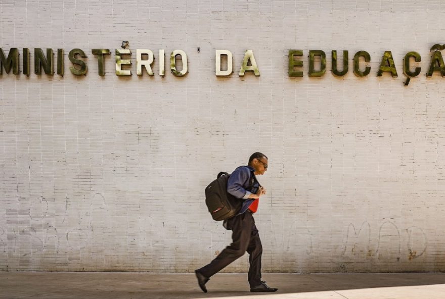 academia-de-ciencias-e-sbpc-criticam-cortes-nas-verbas-das-universidades-federais3A-impactos-e-preocupacoes