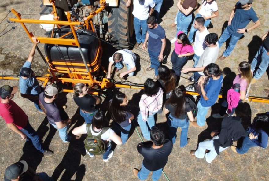 academia-magnojet3A-referencia-nacional-em-tecnologia-de-aplicacao-para-agronomia
