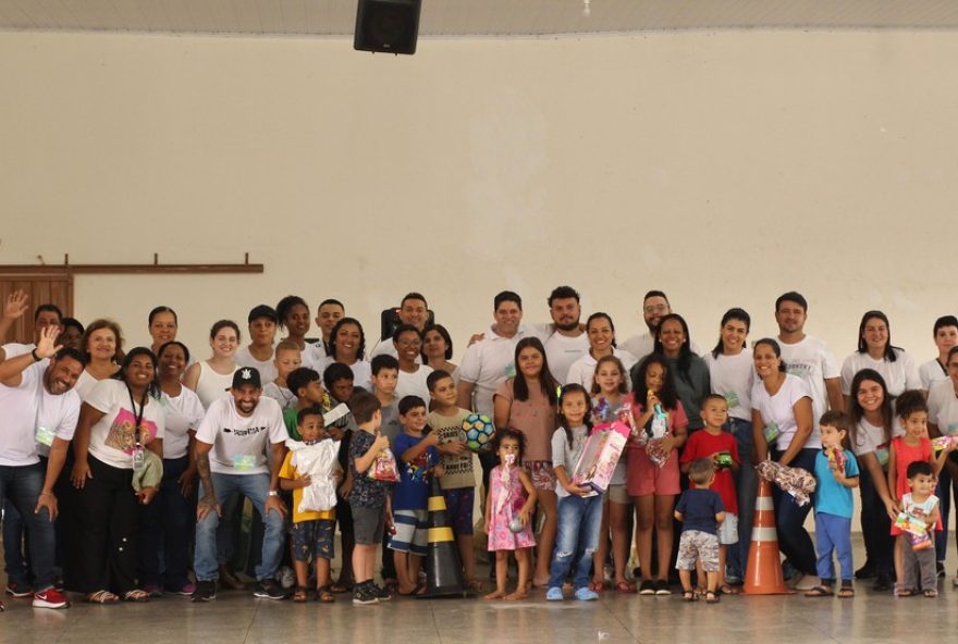 acao-de-natal-solidaria3A-igreja-evangelica-doa-quase-600-brinquedos-em-distritos-de-presidente-prudente