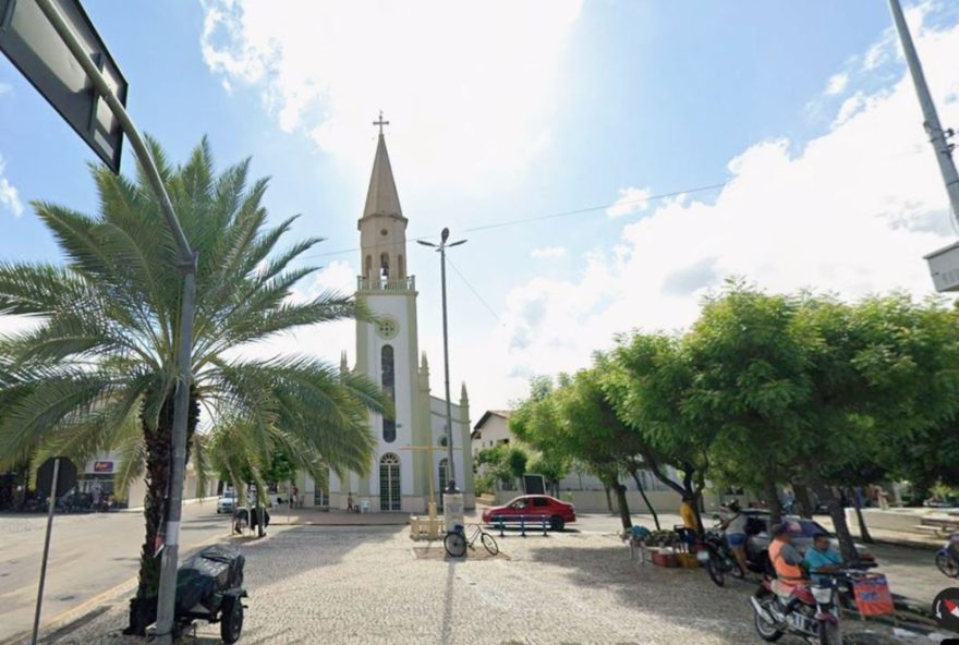 achado-de-petroleo-em-tabuleiro-do-norte3A-agricultor-aguarda-resposta-da-anp