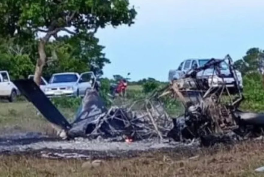 acidente-aereo-fatal-no-sul-da-bahia3A-aviao-cai2C-explode-e-causa-morte