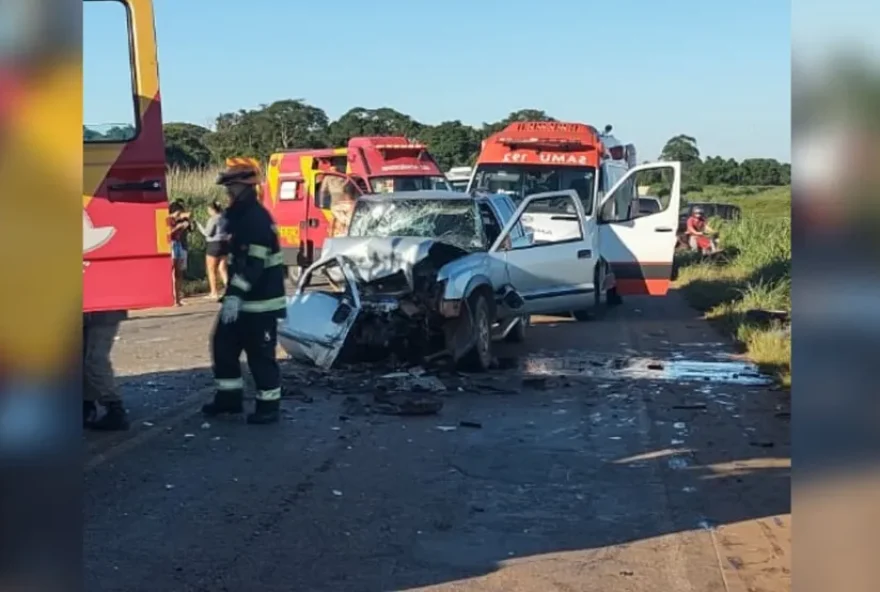 Colisão entre carro e camionete deixa dois feridos em Senador Canedo