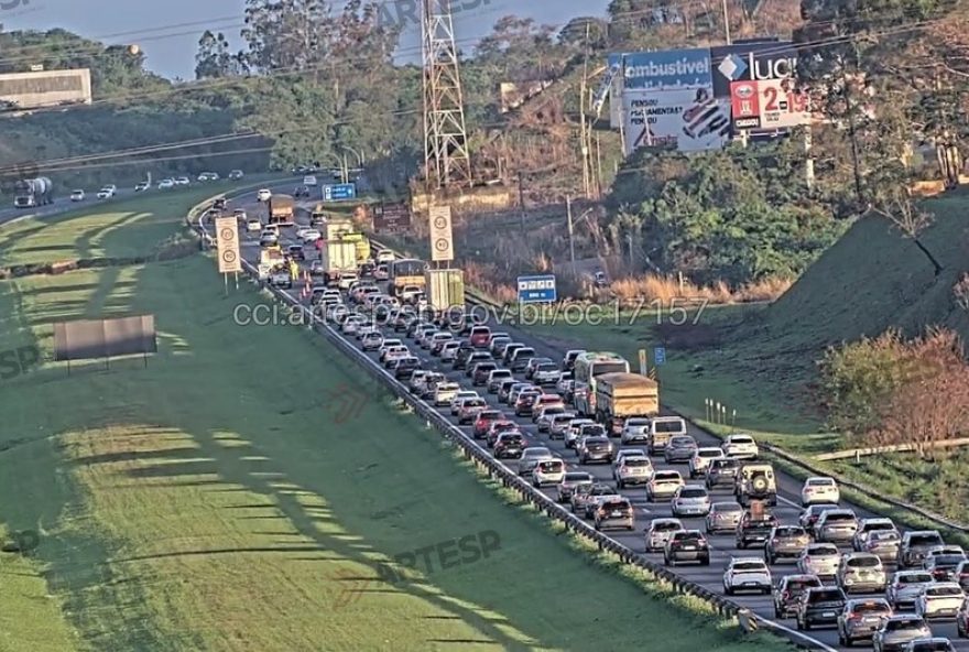 acidente-com-moto-causa-congestionamento-na-rodovia-dos-bandeirantes3B-sorocaba-tambem-registra-ocorrencias