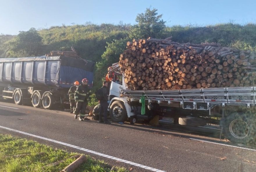 acidente-com-quatro-feridos-interdita-rodovia-luiz-de-queiroz-em-piracicaba acidente-com-quatro-feridos-interdita-rodovia-luiz-de-queiroz-em-piracicaba