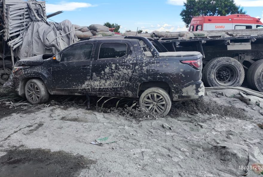 acidente-com-quatro-veiculos-deixa-caminhoneiro-morto-na-br-1352C-em-montes-claros acidente-com-quatro-veiculos-deixa-caminhoneiro-morto-na-br-1352C-em-montes-claros