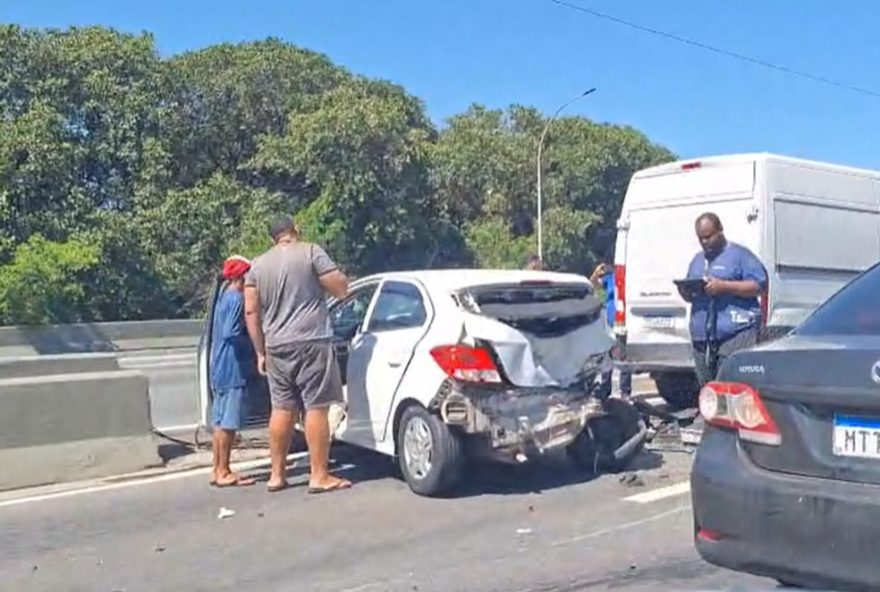 acidente-com-tres-veiculos-causa-congestionamento-na-linha-vermelha3A-saiba-mais-sobre-a-colisao-no-rio-de-janeiro acidente-com-tres-veiculos-causa-congestionamento-na-linha-vermelha3A-saiba-mais-sobre-a-colisao-no-rio-de-janeiro