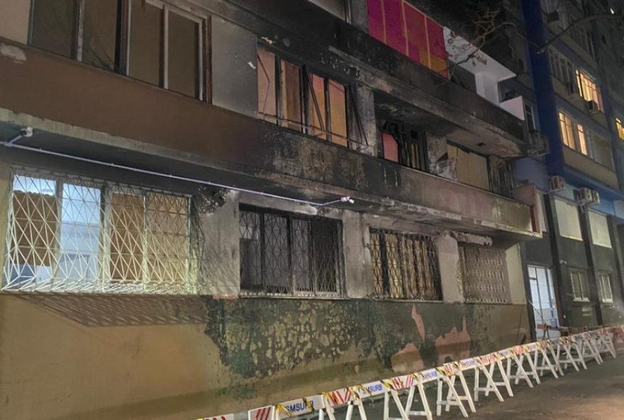 acidente-de-onibus-em-porto-alegre3A-excesso-de-peso-e-falha-nos-freios-causam-incendio.-medidas-de-seguranca-sao-essenciais acidente-de-onibus-em-porto-alegre3A-excesso-de-peso-e-falha-nos-freios-causam-incendio.-medidas-de-seguranca-sao-essenciais