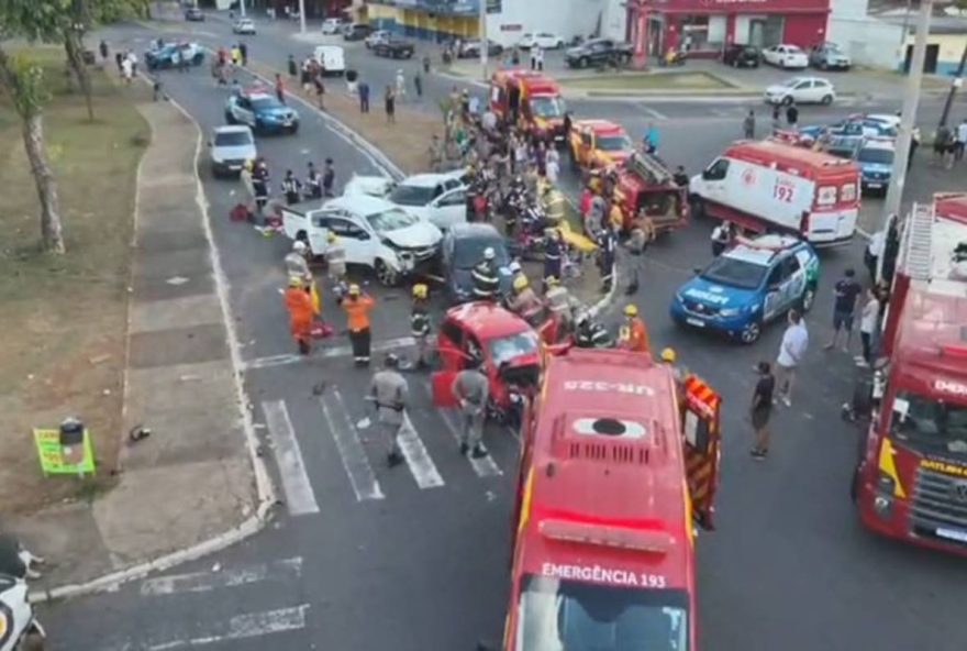 acidente-em-goiania3A-video-mostra-engavetamento-fatal-com-um-morto-e-cinco-feridos acidente-em-goiania3A-video-mostra-engavetamento-fatal-com-um-morto-e-cinco-feridos