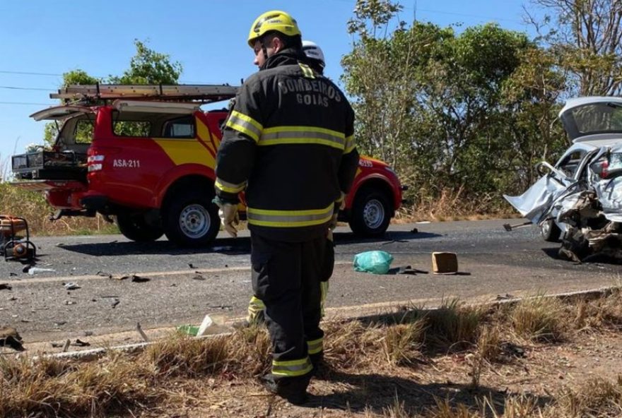 acidente-em-goias3A-mulher-falece-e-homens-ficam-feridos-na-go-080.-confira-detalhes