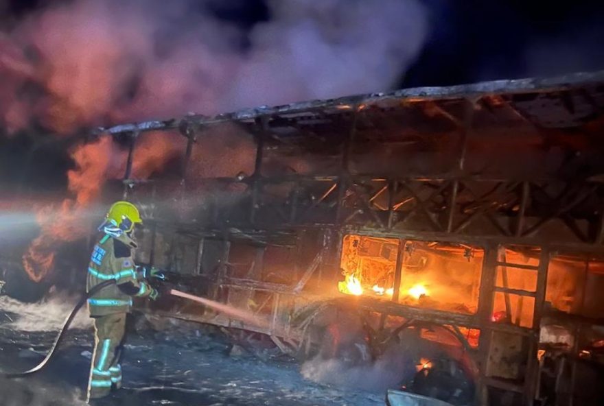 acidente-em-onibus-de-turismo-na-br-262-deixa-quatro-feridos-em-martinho-campos3A-medidas-de-seguranca-sao-essenciais