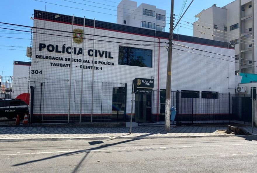 acidente-em-taubate3A-mulher-morre-e-dois-homens-ficam-feridos-em-colisao-de-motocicletas acidente-em-taubate3A-mulher-morre-e-dois-homens-ficam-feridos-em-colisao-de-motocicletas