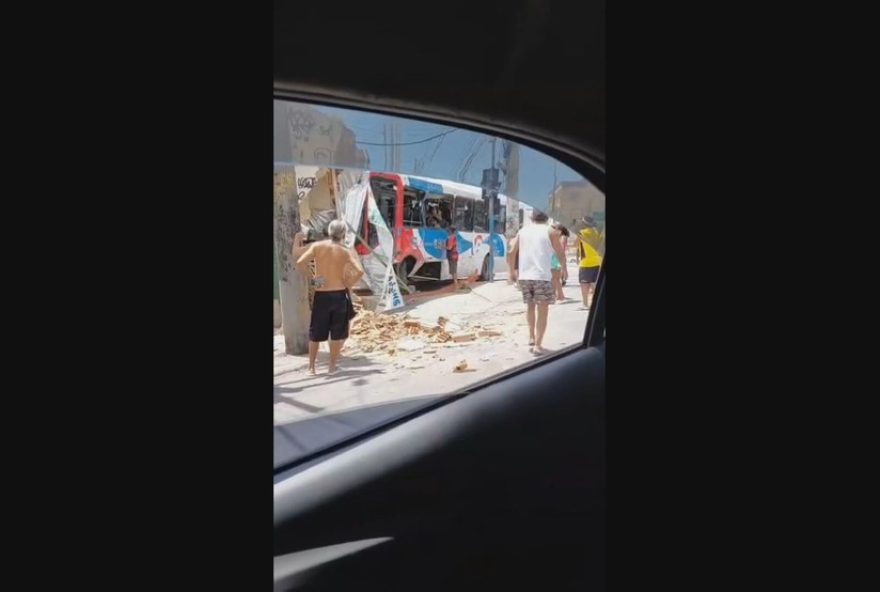 acidente-entre-onibus-e-brt-deixa-quatro-feridos-em-madureira3A-o-que-causou-a-colisao-e-como-prevenir-novos-incidentes acidente-entre-onibus-e-brt-deixa-quatro-feridos-em-madureira3A-o-que-causou-a-colisao-e-como-prevenir-novos-incidentes