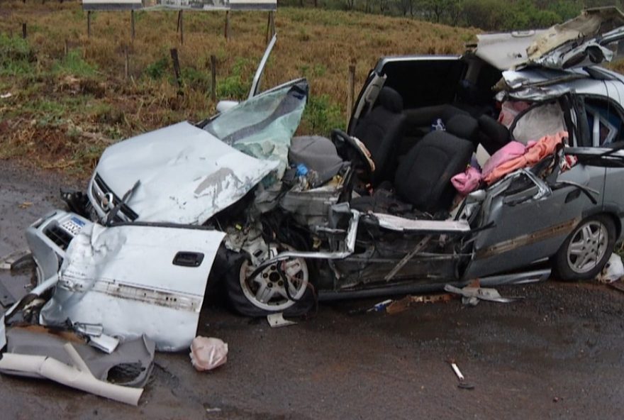 acidente-entre-onibus-e-carro-deixa-casal-e-neto-feridos-em-montes-claros3A-alerta-para-seguranca-em-dias-chuvosos acidente-entre-onibus-e-carro-deixa-casal-e-neto-feridos-em-montes-claros3A-alerta-para-seguranca-em-dias-chuvosos