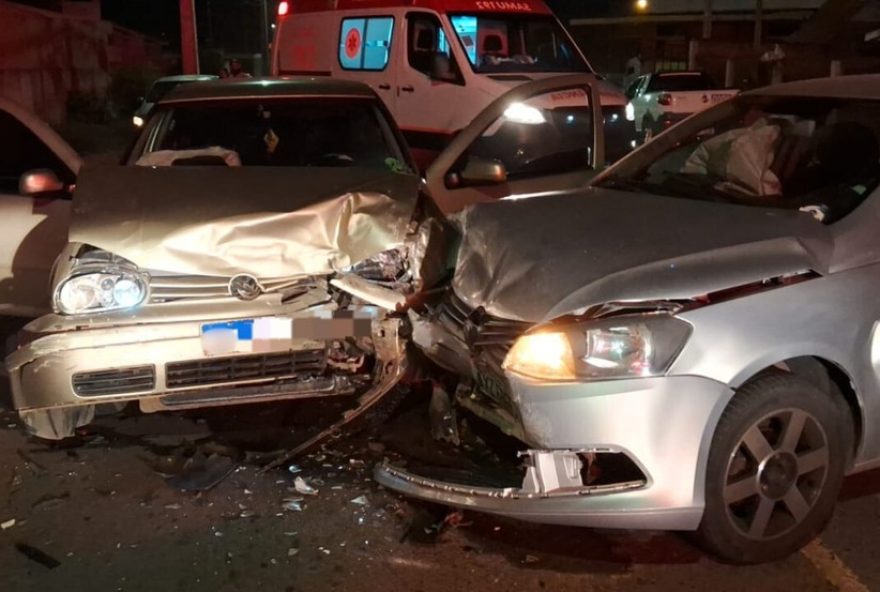 acidente-entre-tres-carros-deixa-quatro-criancas-e-duas-mulheres-feridas-em-ponta-grossa2C-parana
