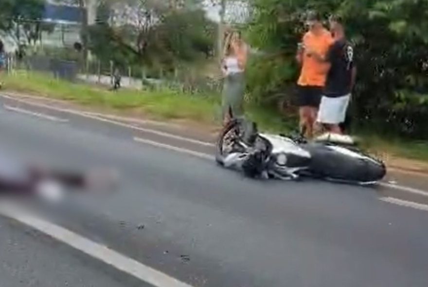 acidente-fatal-entre-moto-e-caminhao-na-rodovia-sp-310-gera-alerta-para-seguranca-no-transito acidente-fatal-entre-moto-e-caminhao-na-rodovia-sp-310-gera-alerta-para-seguranca-no-transito