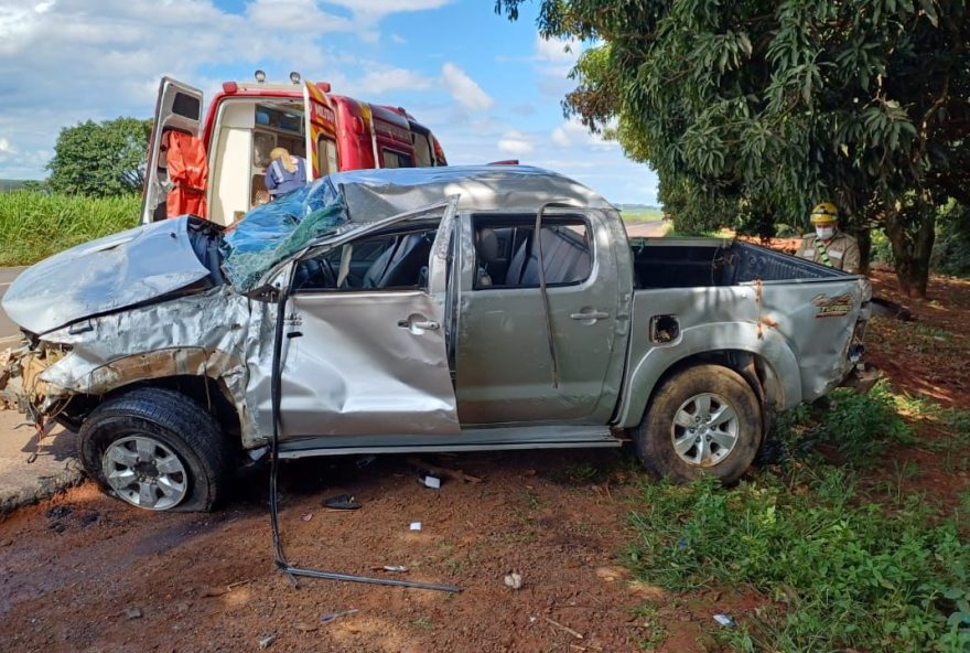 acidente-fatal-na-br-0603A-motorista-morre-e-passageiro-fica-ferido-em-capotamento acidente-fatal-na-br-0603A-motorista-morre-e-passageiro-fica-ferido-em-capotamento