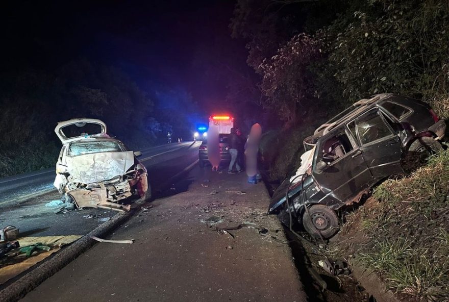 acidente-fatal-na-br-153-no-parana3A-um-morto-e-quatro-feridos-em-batida-frontal