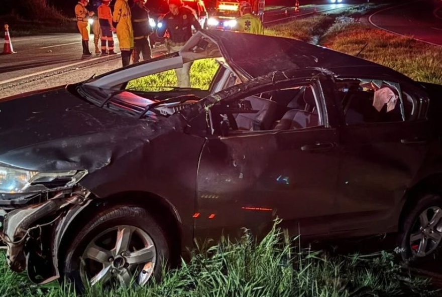 acidente-fatal-na-br-1632C-no-parana3A-homem-morre-e-mulher-fica-ferida acidente-fatal-na-br-1632C-no-parana3A-homem-morre-e-mulher-fica-ferida