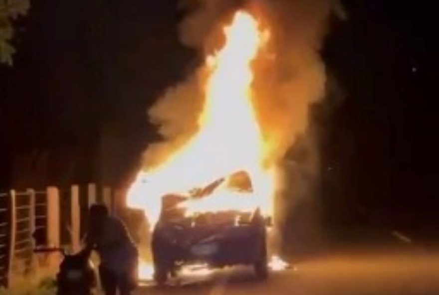 acidente-fatal-na-br-226-resulta-em-incendio-de-veiculo-por-moradores-em-jenipapo-dos-vieiras2C-ma acidente-fatal-na-br-226-resulta-em-incendio-de-veiculo-por-moradores-em-jenipapo-dos-vieiras2C-ma