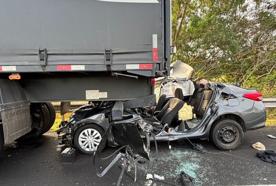 acidente-fatal-na-rodovia-adalberto-panzan-em-campinas3A-motorista-falece-ao-colidir-com-caminhao