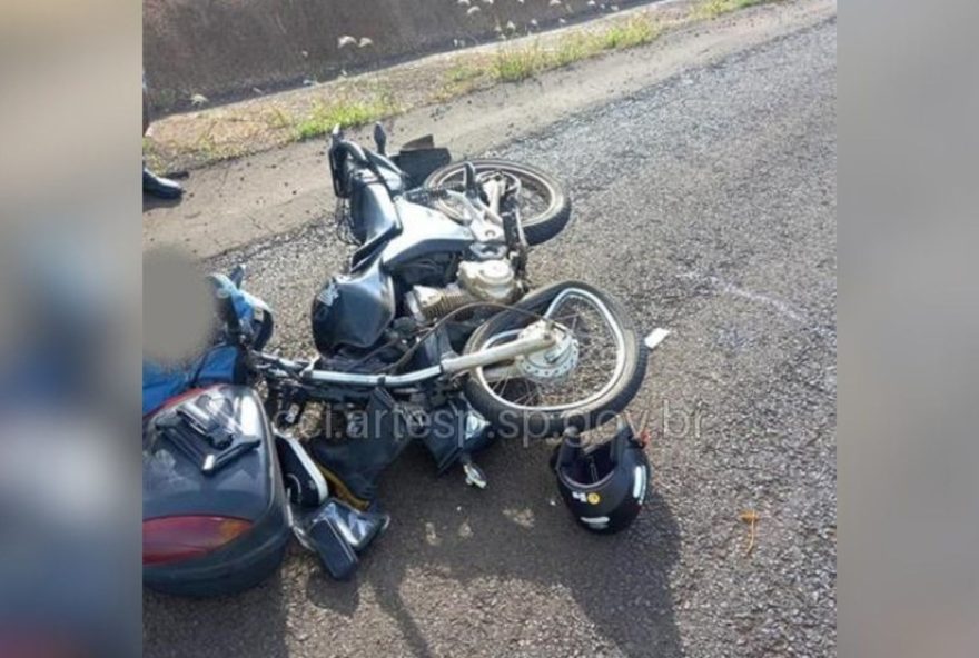 acidente-fatal-na-rodovia-castello-branco3A-motociclista-morre-apos-colidir-com-carreta