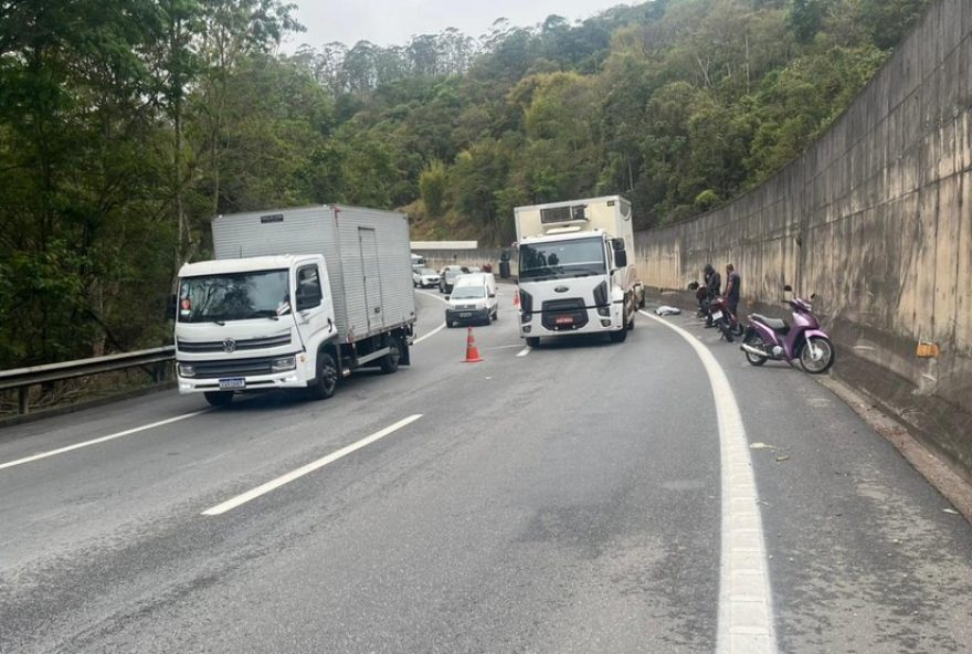 acidente-fatal-na-rodovia-mogi-dutra3A-homem-morre-e-ha-congestionamento