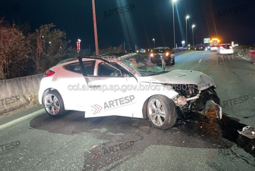 acidente-fatal-na-sp-360-em-jundiai3A-carro-capota-e-uma-pessoa-morre