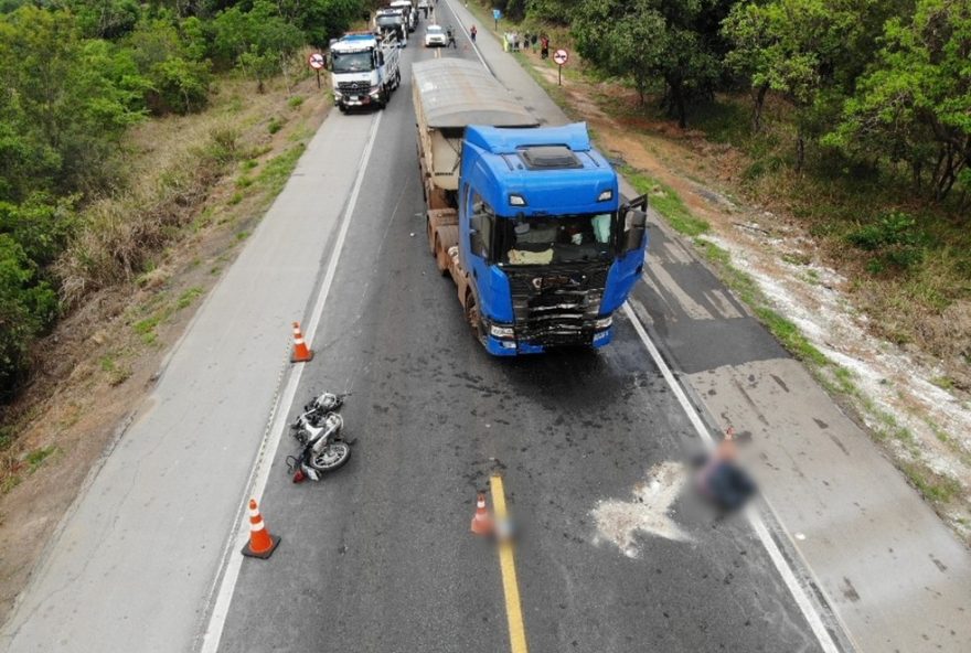 acidente-fatal3A-motociclista-morre-em-colisao-na-br-2622C-em-bom-despacho