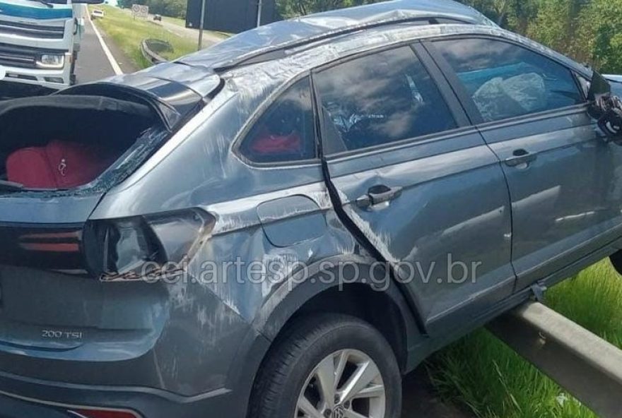 acidente-fatal3A-motorista-morre-em-capotamento-na-sp-300-em-lencois-paulista