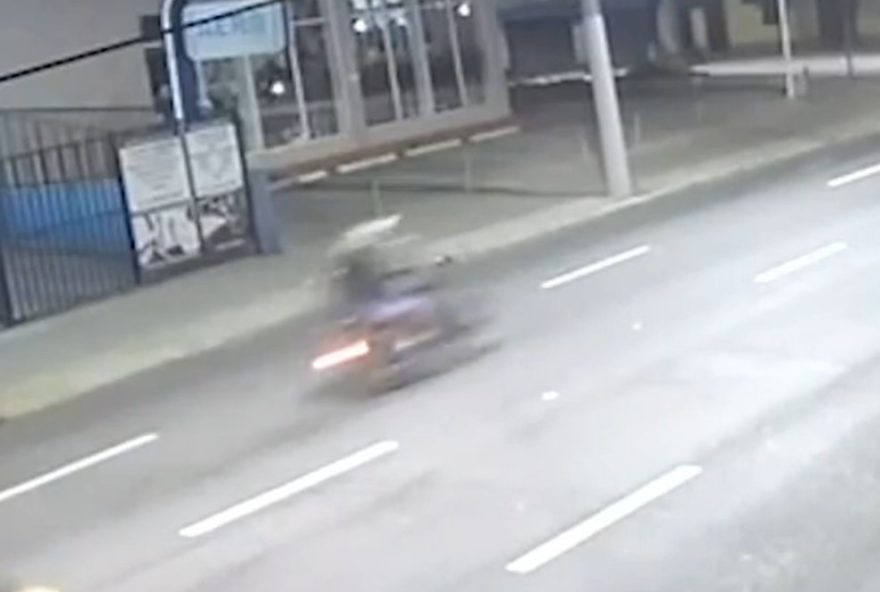 acidente-grave3A-homem-perde-pe-em-colisao-de-carro-e-moto-em-sao-jose-dos-campos