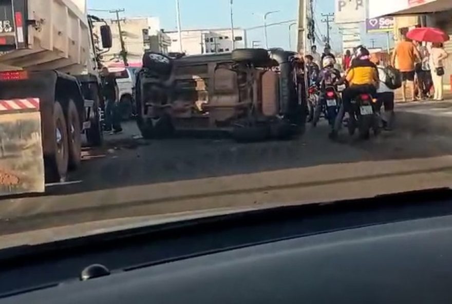 acidente-na-avenida-jeronimo-de-albuquerque-causa-congestionamento-e-alerta-para-seguranca-no-transito