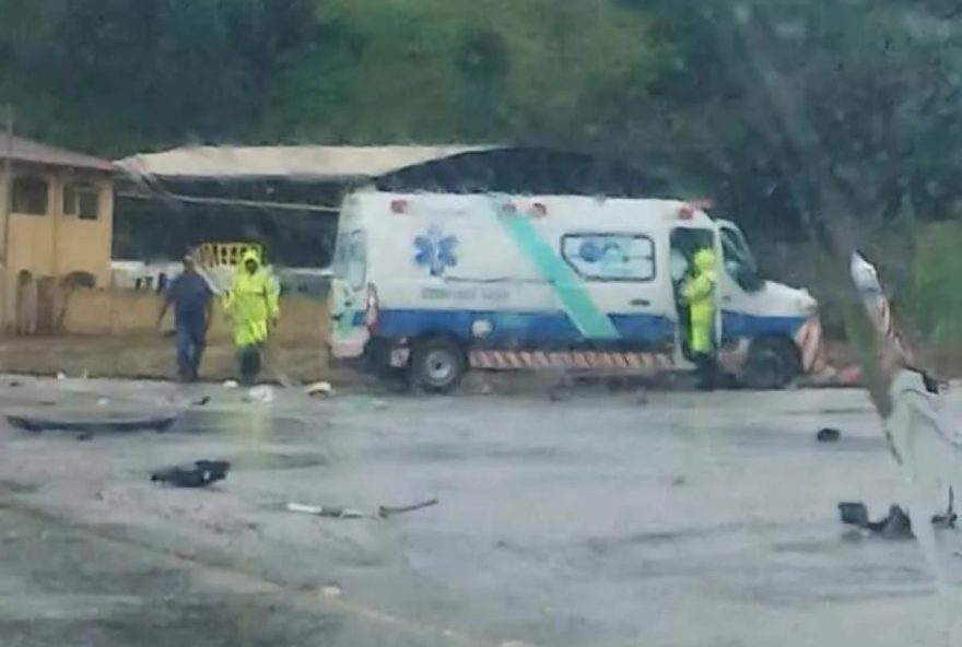 acidente-na-br-040-envolvendo-carro-e-carreta-deixa-vitimas-fatais-em-congonhas acidente-na-br-040-envolvendo-carro-e-carreta-deixa-vitimas-fatais-em-congonhas